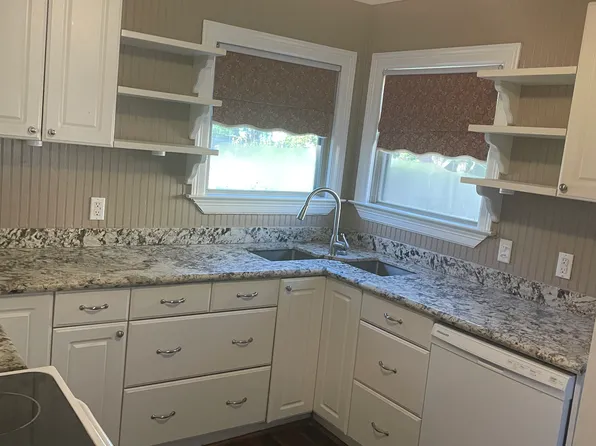 (undisclosed Address), Freeport, TX 77541