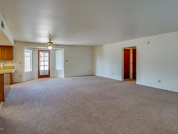 5th image of 2308 E Diamond Ave