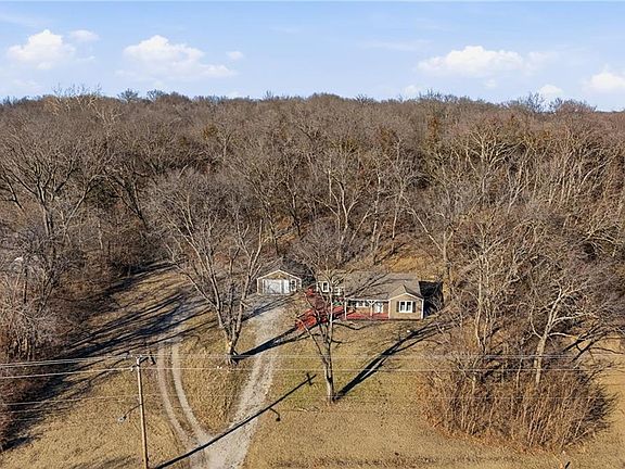 5th image of 20118 E Truman Rd