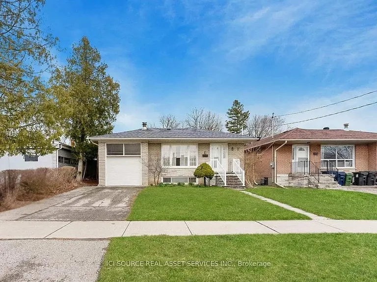 4 Dempster St #MAIN FL — Photo 1