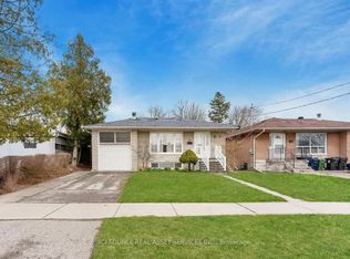 4 Dempster St, Toronto, ON M1T2T4