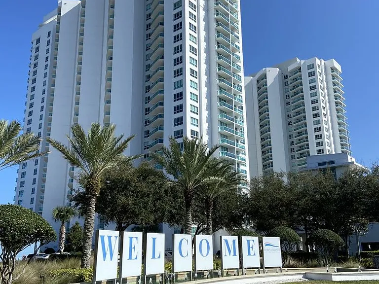 241 Riverside Dr #2610 — Photo 1