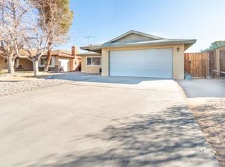 212 S Greenlawn St, Ridgecrest, CA 93555