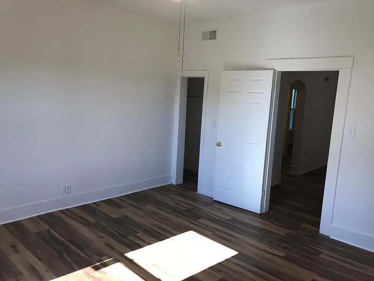 159 N Front St #1 — Photo 6
