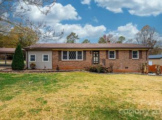 2411 Hillside Dr, Newton, NC 28658
