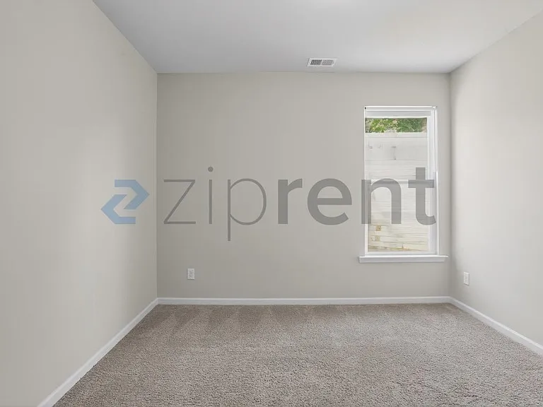 1360 NE Slaton Manor Dr — Photo 27
