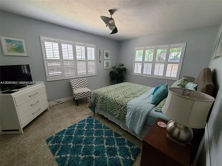 2741 NE 16th Ave — Photo 8