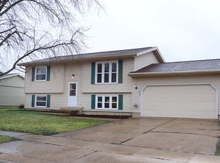 1409 Shawnee Ln, Ottawa, IL 61350