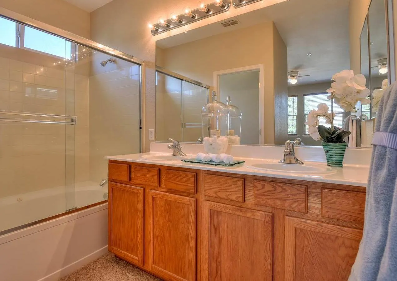 3132 Mills Dr — Photo 4