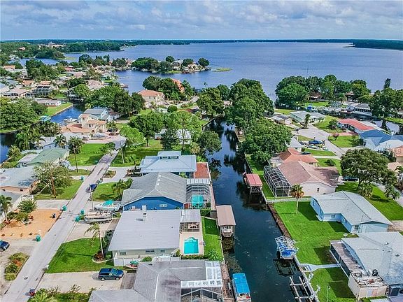2nd image of 209 W Canal Dr