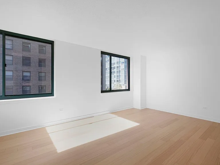 200 W 60th St #7C — Photo 4