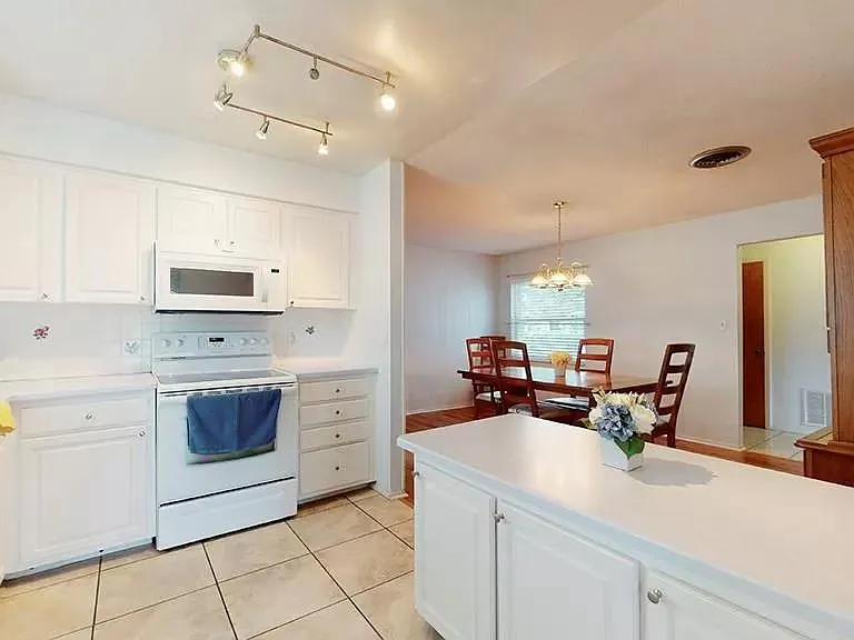 10916 Tangora St — Photo 3