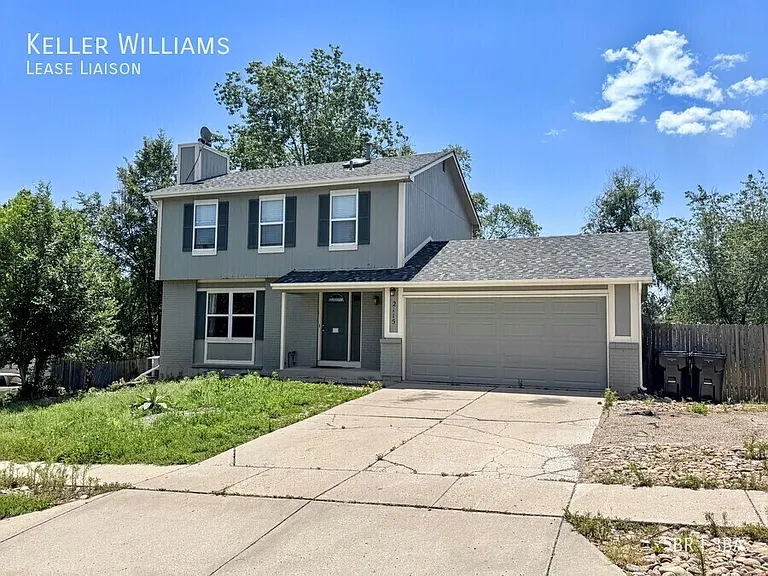2115 Rimwood Dr — Photo 4