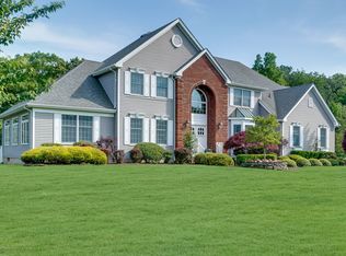 234 Pin Oak Rd, Freehold, NJ 07728