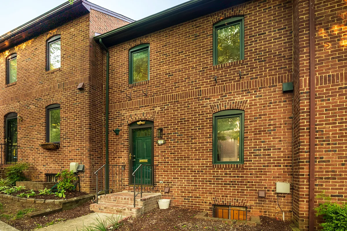 Exterior Front - 35 City Gate Ln #1