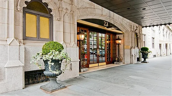 Sold by Fenwick Keats Real Estate | media 9