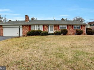 253 Briar Ln E, Chambersburg, PA 17202