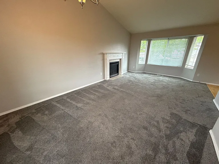 4105 Windy Ave NE — Photo 3