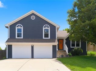 1012 NW Pennington Pl, Blue Springs, MO 64015
