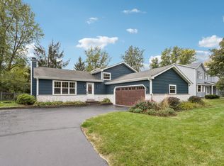 818 Bernadette Ln, Batavia, IL 60510