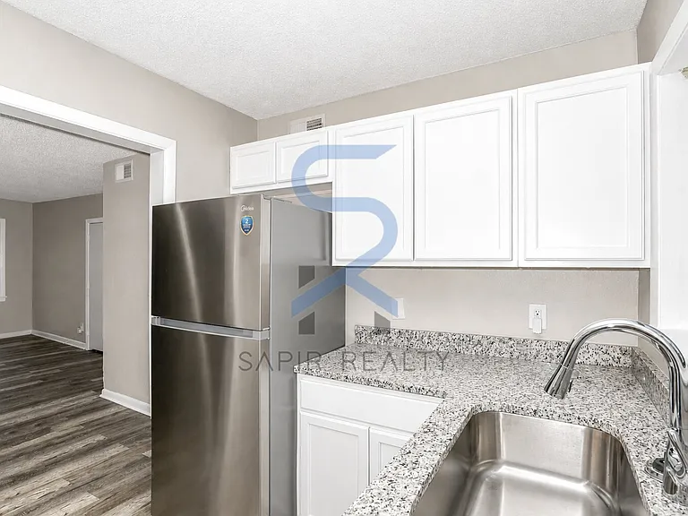 2065 Alison Ct SW #2 — Photo 6