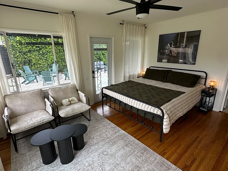 6752 Mulholland Dr — Photo 60