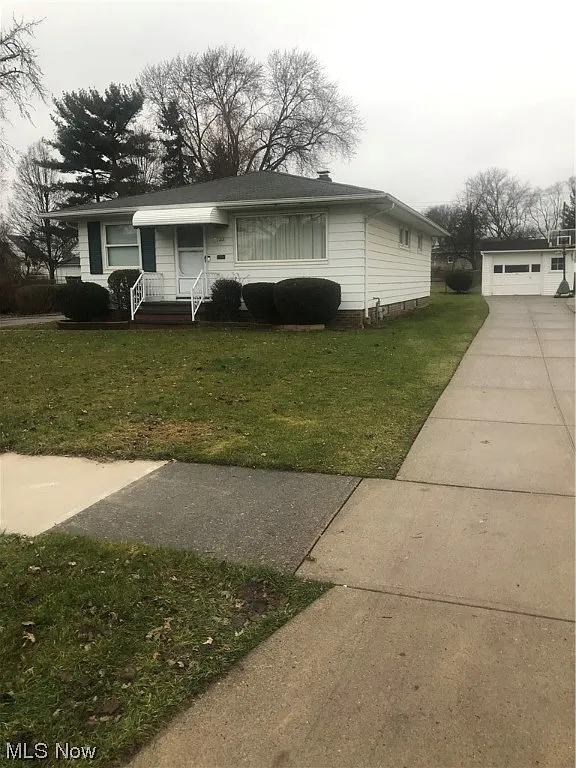 15213 Walvern Blvd photo 1