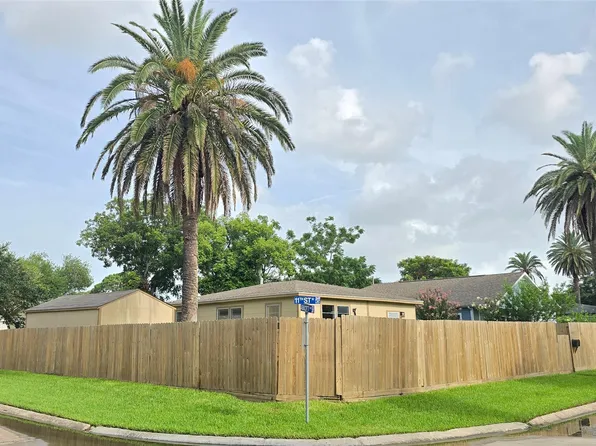 705 11th St N, Texas City, TX 77590