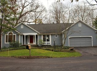 10 Auburndale Dr, Pittsford, NY 14534