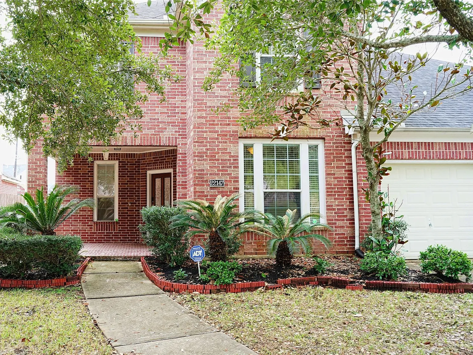 4 bed, 2.5 bath, 2846 sqft, $2,400 — Photo 4