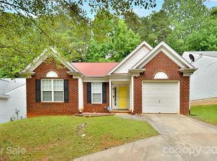 1526 Rumstone Ln, Charlotte, NC 28262
