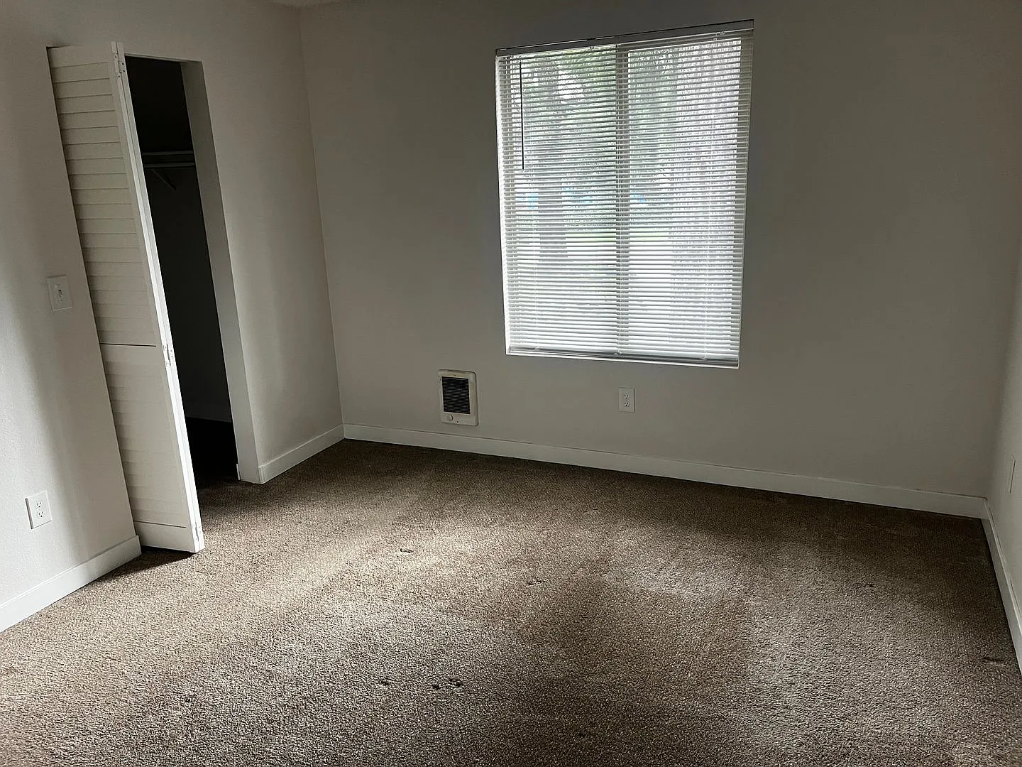 Parkwood Apartments — Photo 1