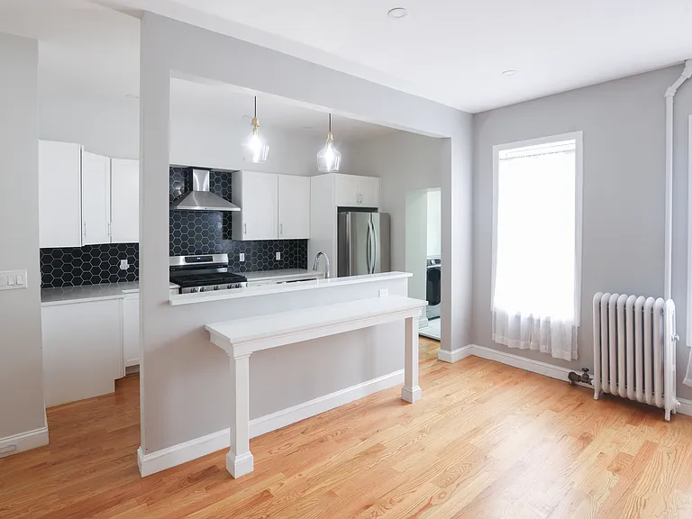 1646 Brooklyn Ave #1 — Photo 2