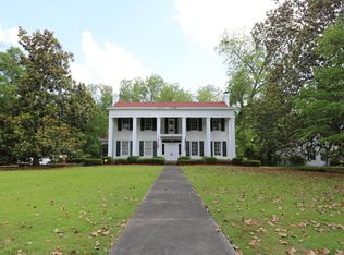 26822 E Main St, West Point, MS 39773