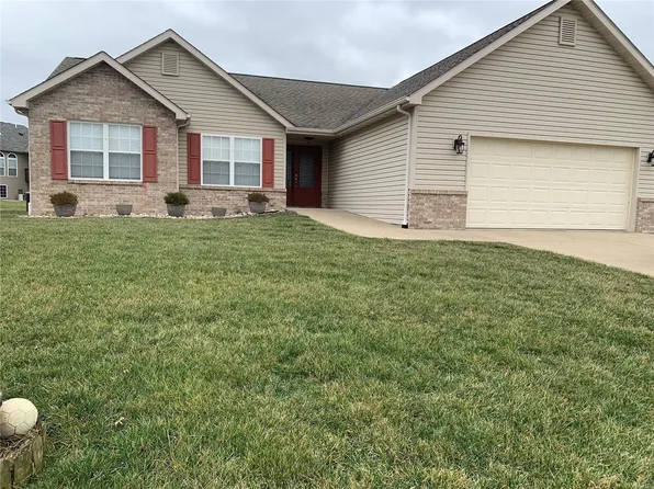 5037 Bristol Hill Dr, O'Fallon, IL 62269