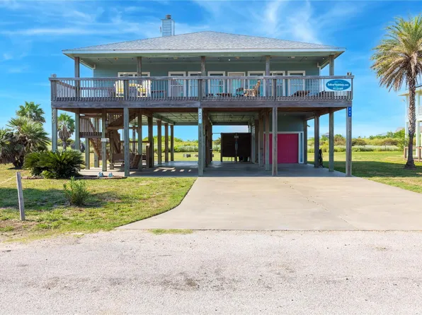 449 Atkinson St, Crystal Beach, TX 77650