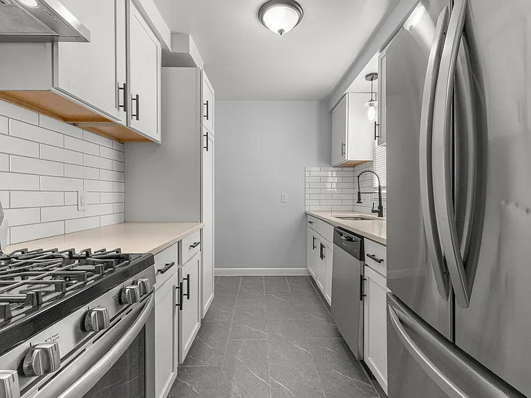 21311 Outer Dr — Photo 7
