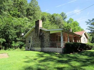 61 Peachy Williams Rd, Frenchburg, KY 40322