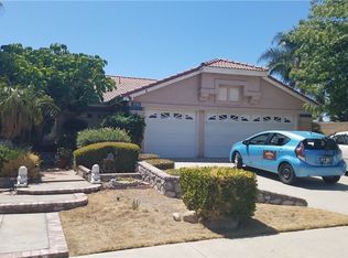 2745 W Linda Vista Dr, Rialto, CA 92377