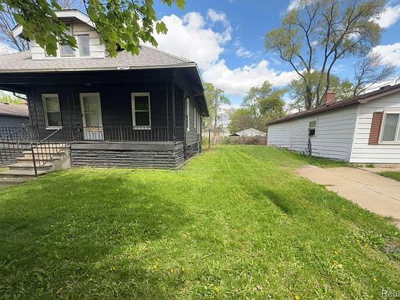 2nd image of 1317 E Muir Ave