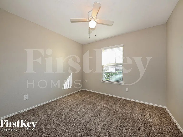 2803 Englenook Dr — Photo 10