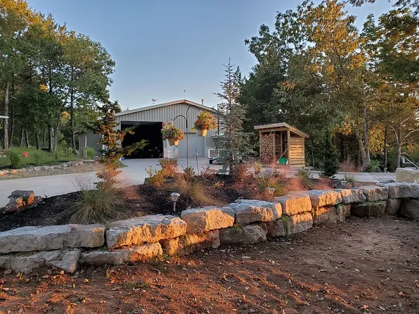 511 Aunt Hill Ln, Reeds Spring, MO 65737