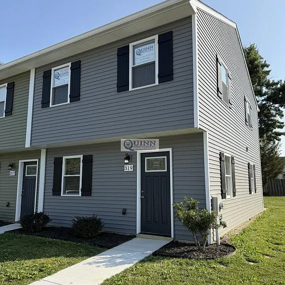 319 Willow Dr — Photo 1