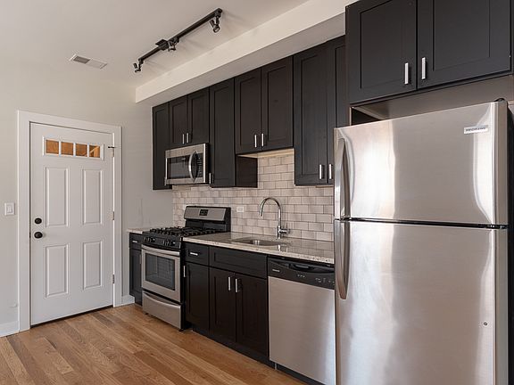 3rd image of 2203 W Eastwood Ave #Ua1se