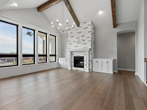 2319 SW Serena Pl, Lees Summit, MO 64082