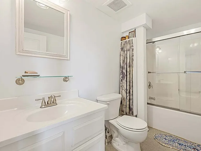 30 Lincoln St #215 — Photo 5