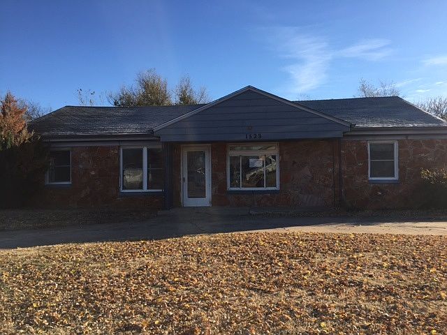1st image of 1823 S Wallace Dr