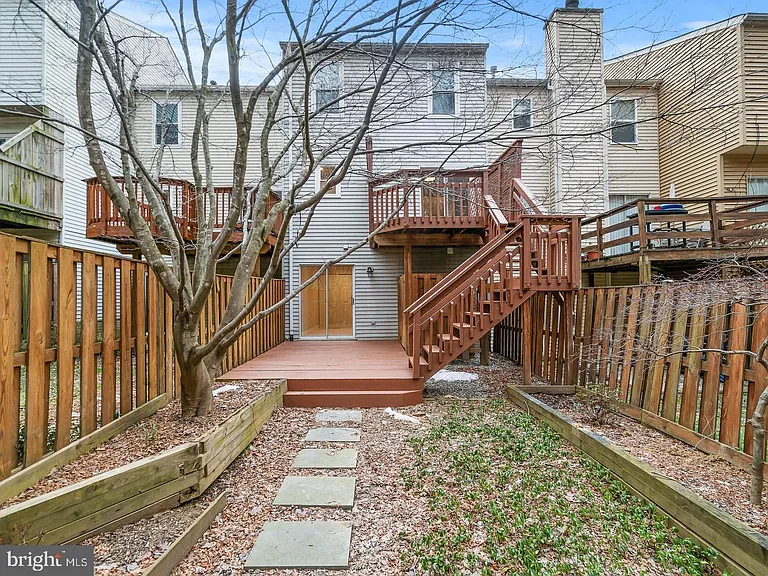1318 Alderton Ln — Photo 4