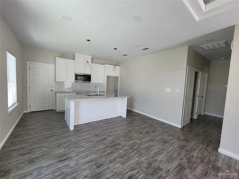 5800 Sandpiper Ave #1 — Photo 2