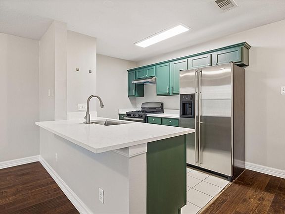 5th image of 1510 Robin St Unit A